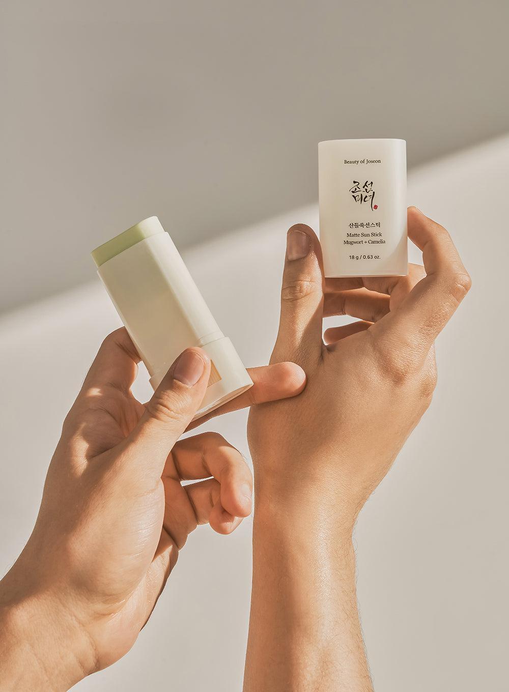 BEAUTY OF JOSEON Matte Sun Stick: Mugwort + Camilia SPF50+